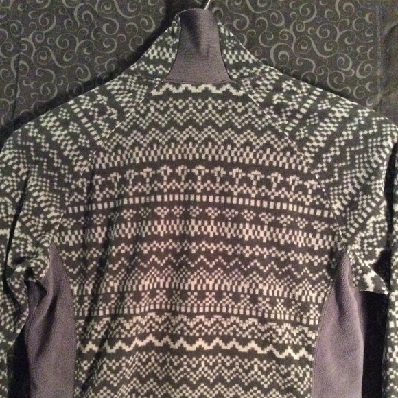 Comfy Columbia top - Picture 4 of 5